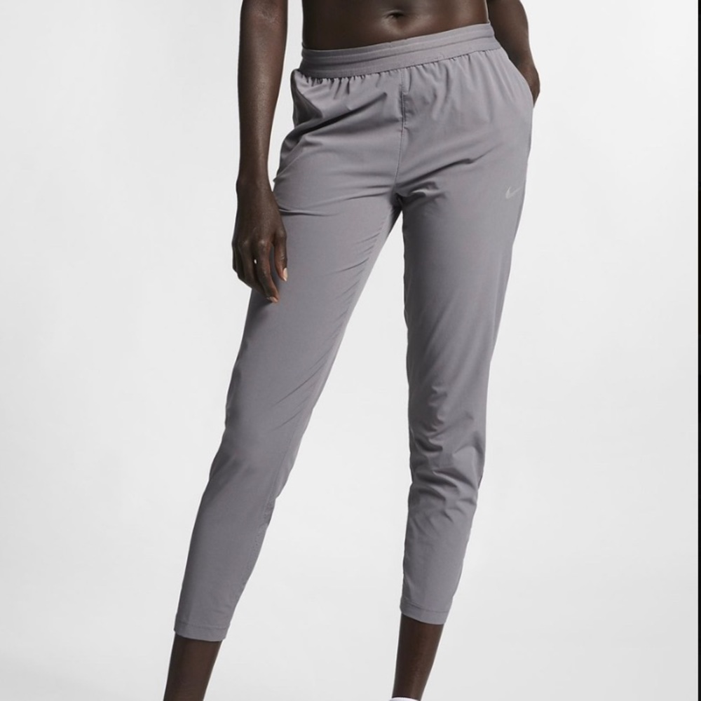 Nike Women’s 7/8 Running Pants - Size M